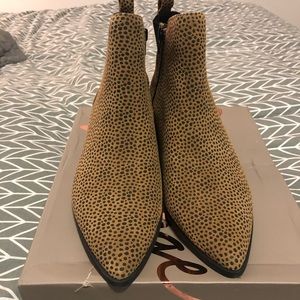 crown vintage afessa bootie leopard